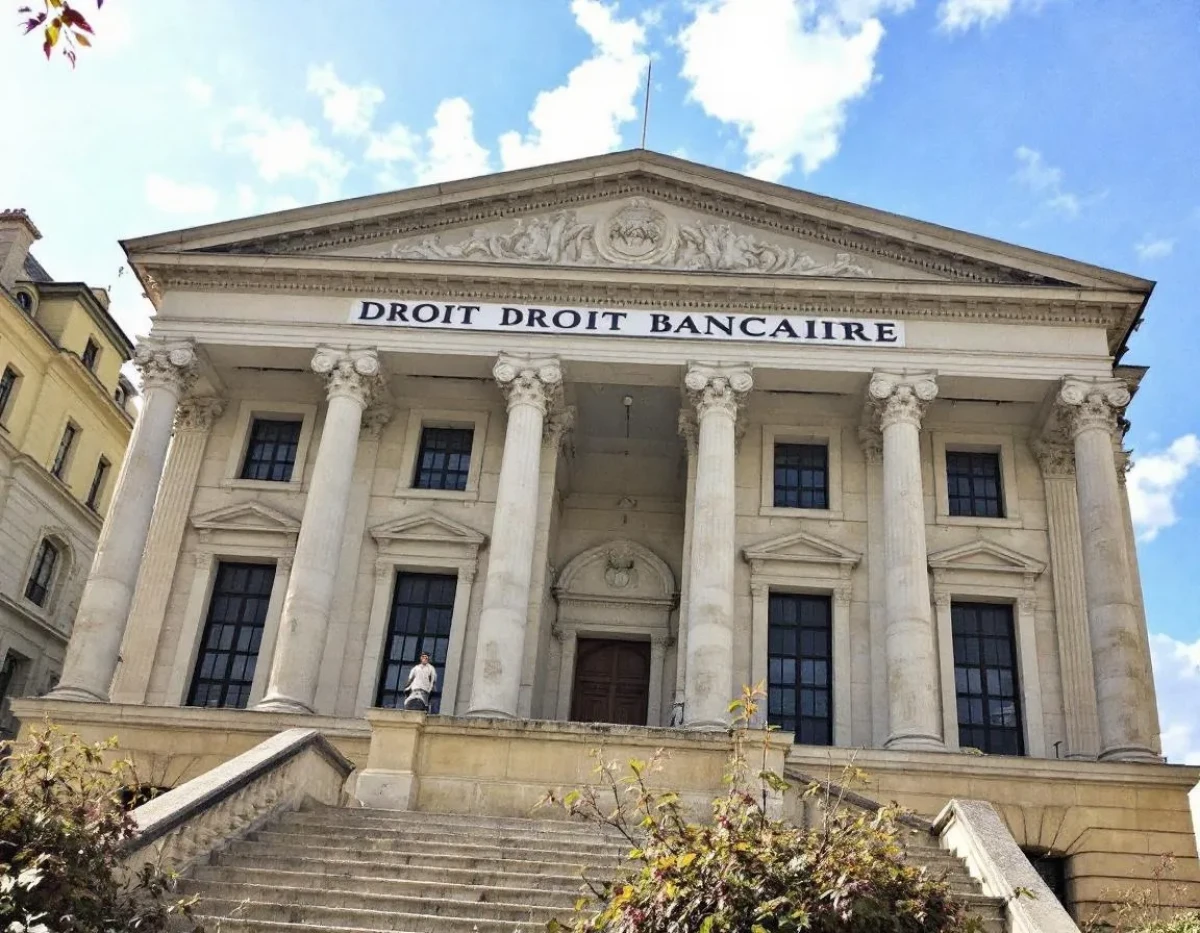 Nouveaux Défis du Droit Bancaire : Vers une Protection Renforcée des Consommateurs